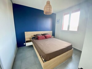 1 soverom, strykejern/-brett, wi-fi (inkludert) og sengetøy