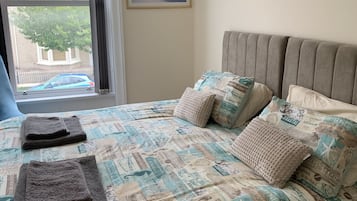 2 bedrooms, iron/ironing board, free WiFi, bed sheets