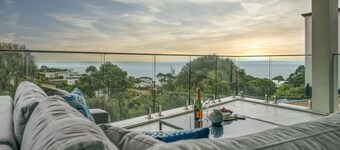 Vue Sur La Mer by Ready Set Stay - View of the sea