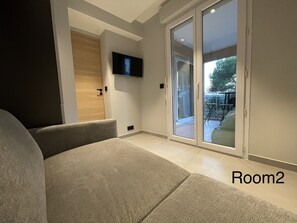 2 bedrooms, desk, iron/ironing board, free WiFi