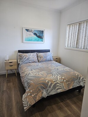 2 多间卧室、熨斗/熨衣板、免费 WiFi、床单