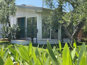 Exterior detail - Villa Vittoria Vieste | Private residence with pool (Defensola)