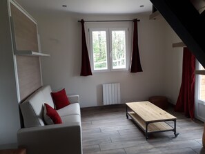 TV, books - Lodge with private Nordic spa - 6 pers - 15min from Guédelon - Yonne (Tannerre-en-Puisaye)