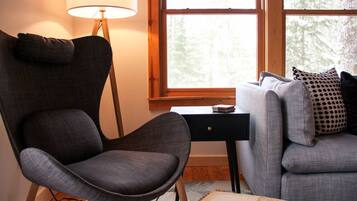 Smart TV, fireplace, offices