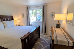 3 bedrooms, desk, iron/ironing board, free WiFi