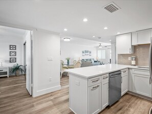 Interior - Catch Breathtaking Views of the Gulf and Vibrant Sunsets in 524!!! (Destin)