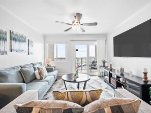 TV, video games, DVD player - Catch Breathtaking Views of the Gulf and Vibrant Sunsets in 524!!! (Destin)