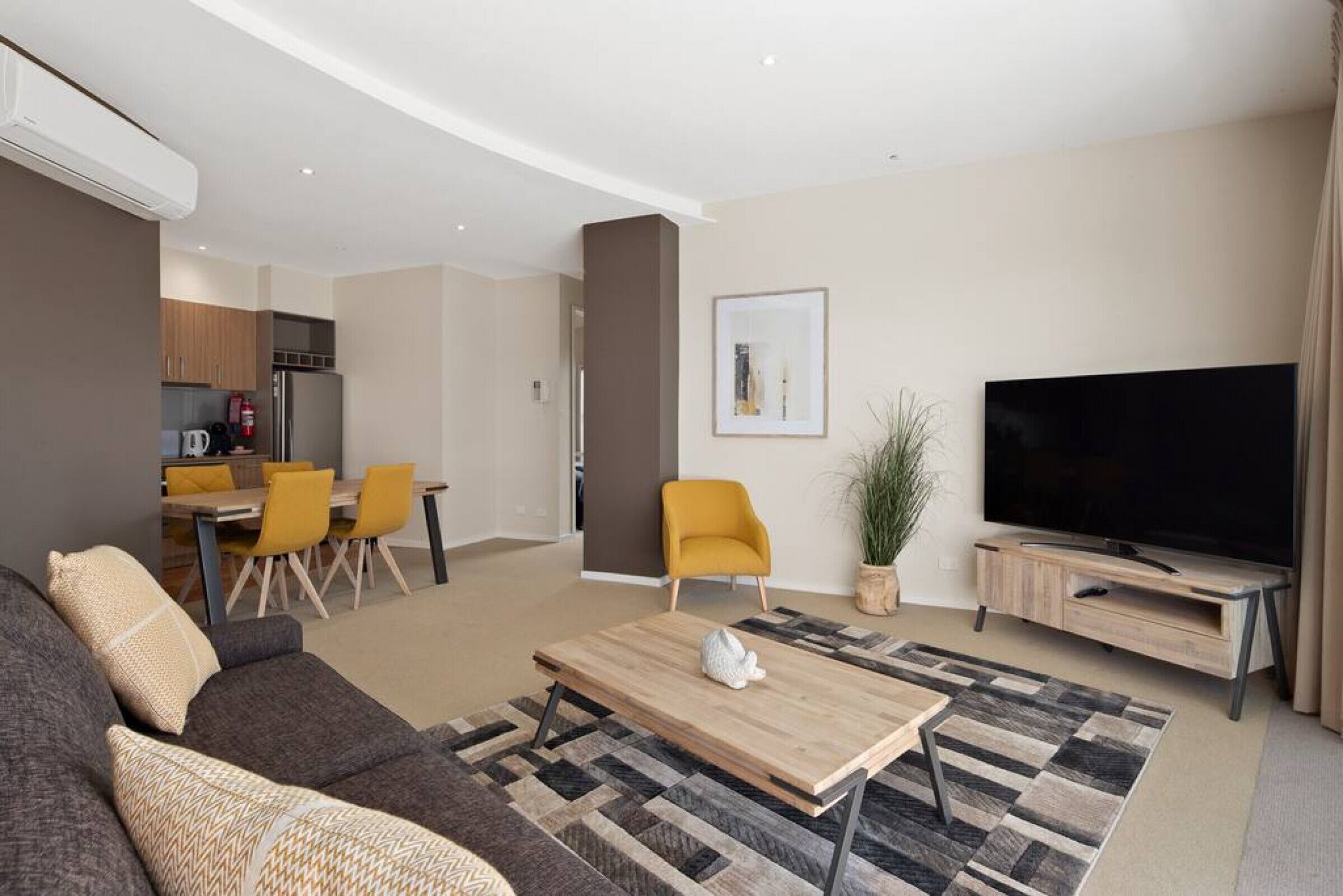 Smart-TV og DVD-spiller