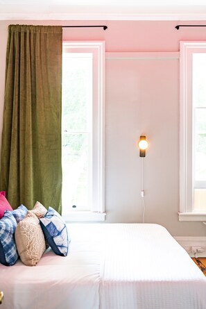 1 habitación, escritorio, tabla de planchar con plancha y wifi gratis 