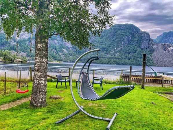 المنطقة المحيطة بالمنشأة