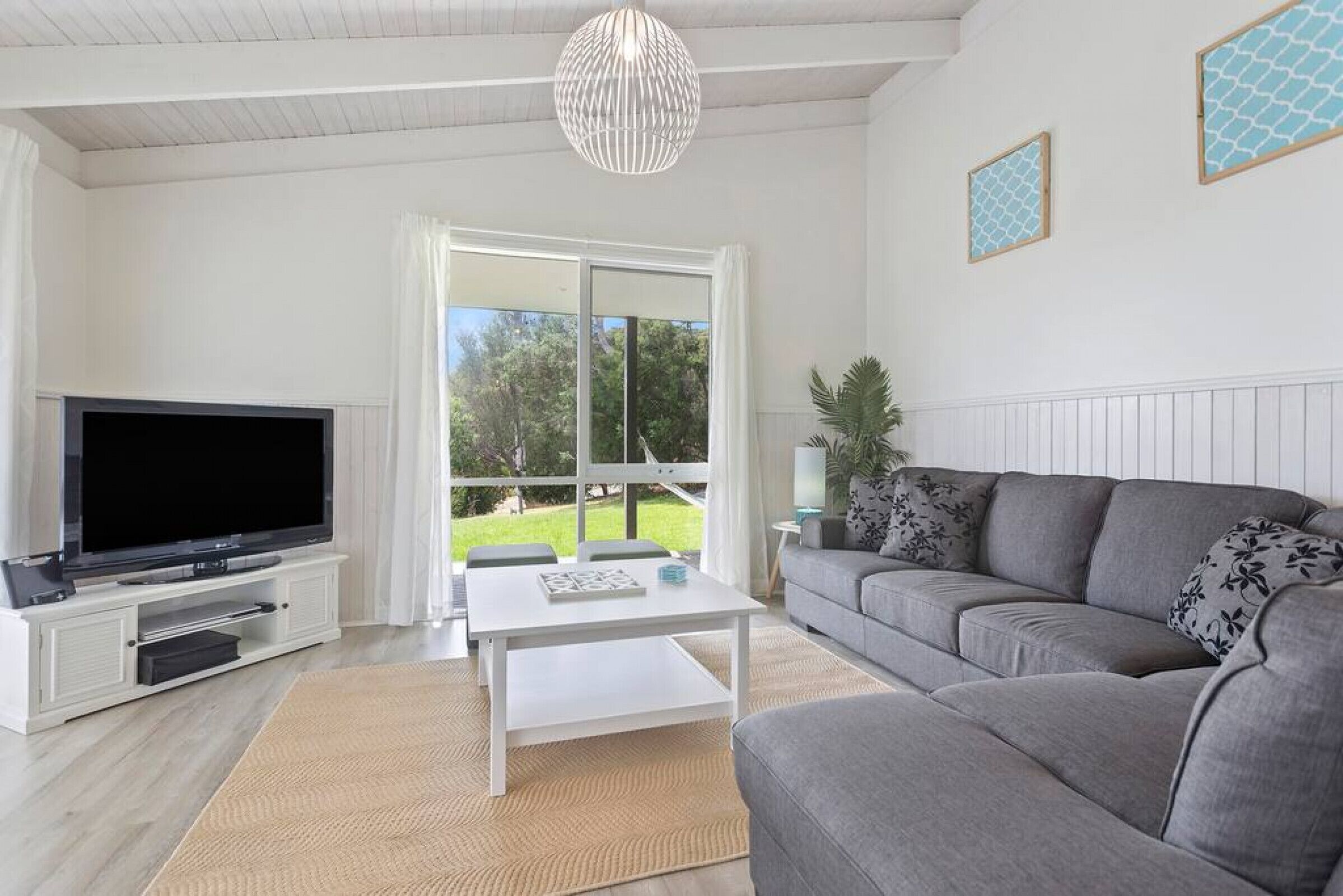 Smart TV, fireplace, Netflix, DVD player