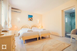 5 bedrooms, iron/ironing board, free WiFi