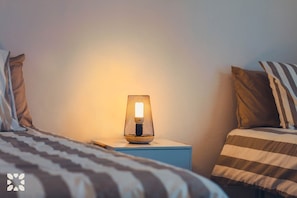 2 bedrooms, iron/ironing board, free WiFi