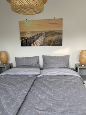 1 bedroom, iron/ironing board, free WiFi, bed sheets - Guest house "Am Regenbogen " (Saarlouis)