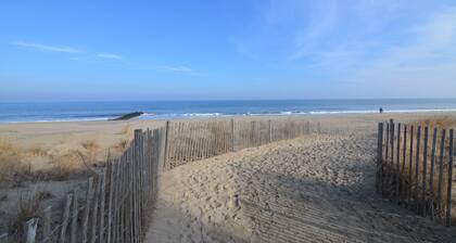 ADORABLE STUDIO-OCEAN BLOCK REHOBOTH BEACH, 29 Maryland Ave, Unit 211