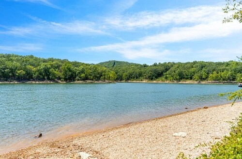 Walk-In Unit W/Lake View and Close to SDC
