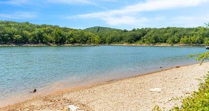Walk-In Unit W/Lake View and Close to SDC