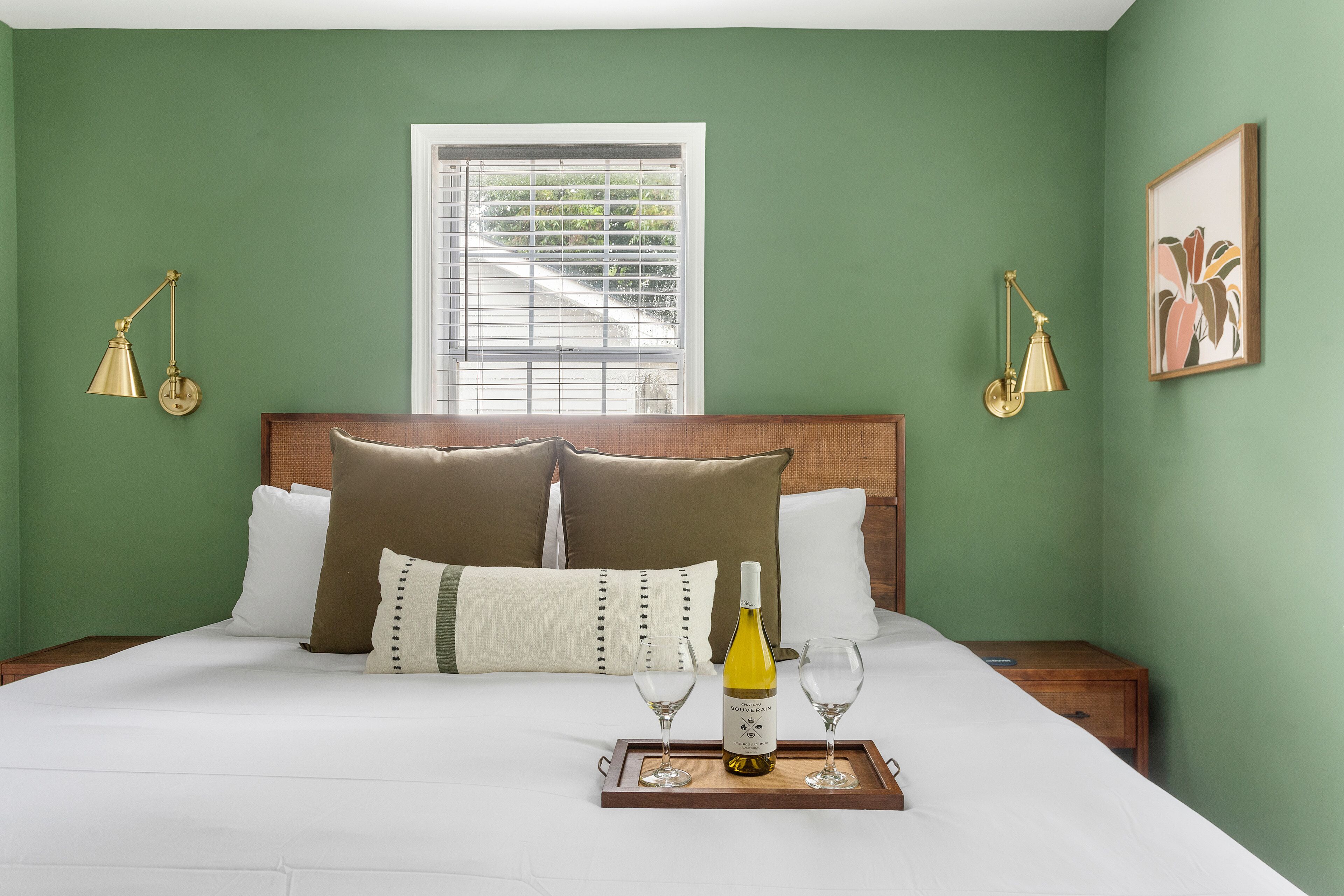 3 slaapkamers, een strijkplank/strijkijzer, internet