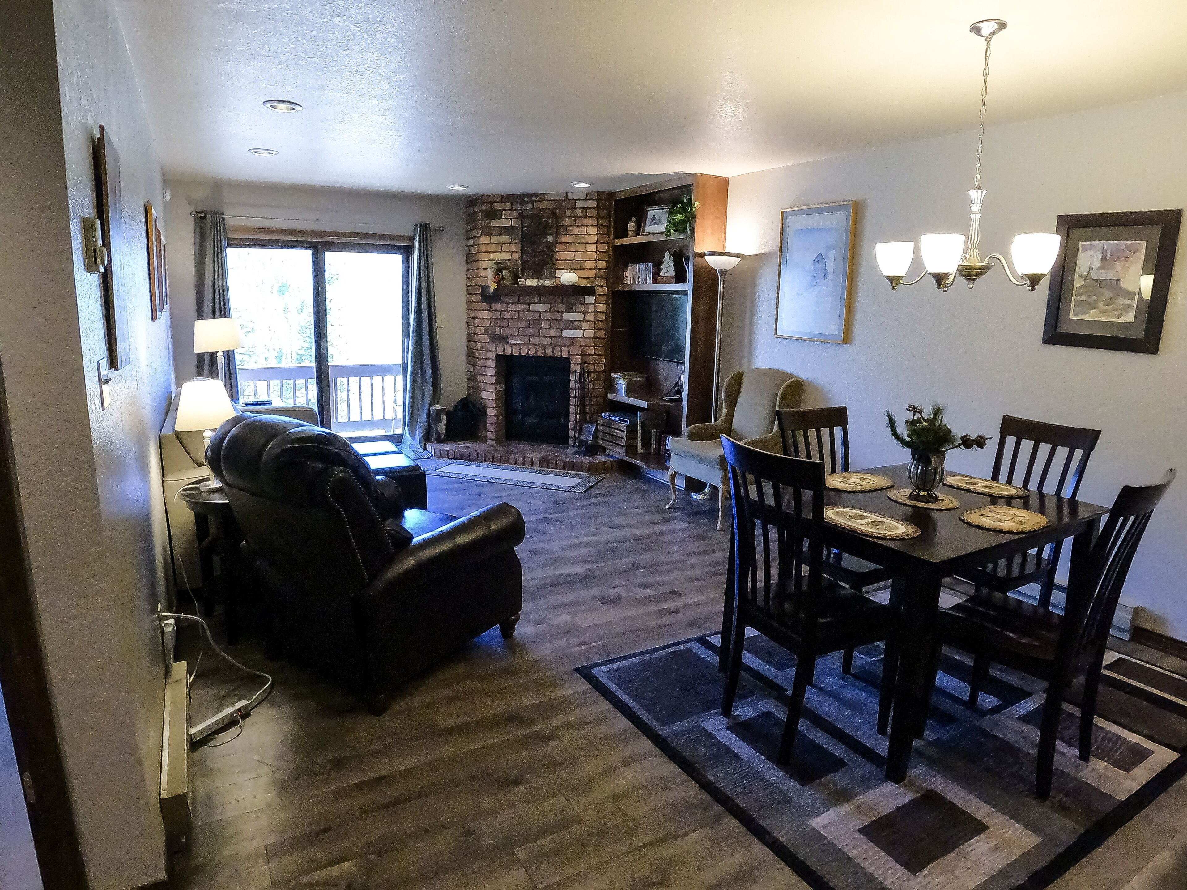 Smart TV, fireplace, DVD player