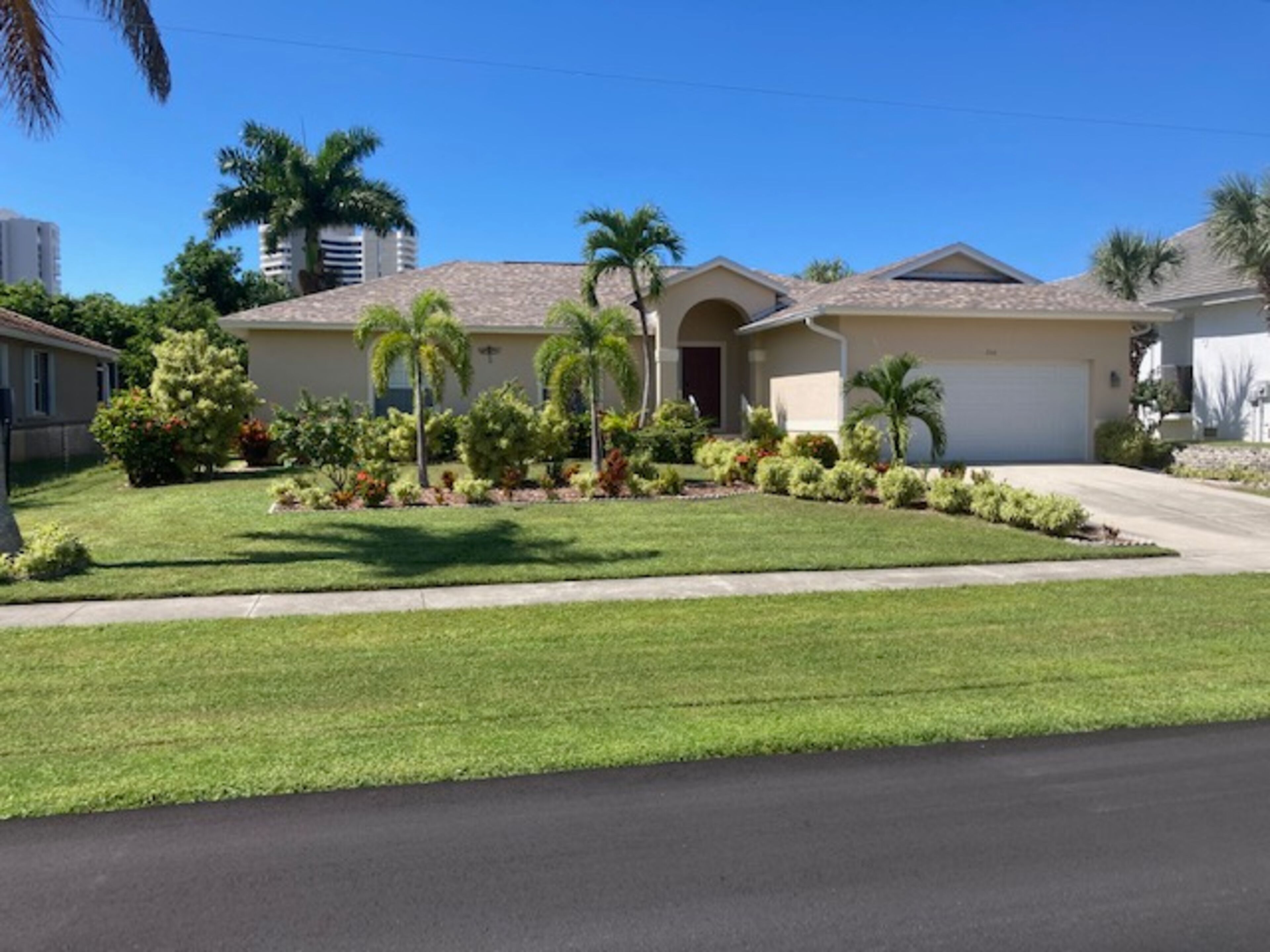5 min. Walk to Beach - Marco Island