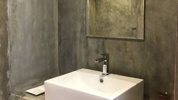Douche, bidet