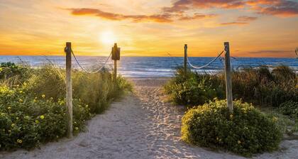 Historic Captiva PO Cottage Garden Suite Steps to Beach Casual Lux Décor - Jensen's "On the Gulf" 7