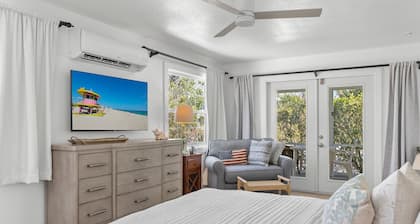 Historic Captiva PO Cottage Garden Suite Steps to Beach Casual Lux Décor - Jensen's "On the Gulf" 7