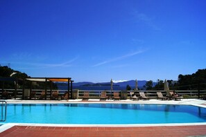 Outdoor pool - Kanapitsa Mare Hotel (Kanapitsa Skiathos)