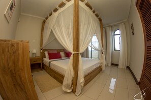 3 bedrooms, iron/ironing board, free WiFi, bed sheets - Villa Dôme sea view (Albion)