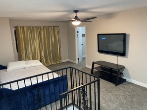 5 bedrooms, iron/ironing board, WiFi, bed sheets