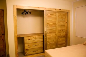 1 bedroom, in-room safe, free WiFi, wheelchair access