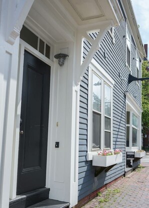 Exterior detail - Location, location! Prime-  West End Studio. Walkable to entire city! (Portland)