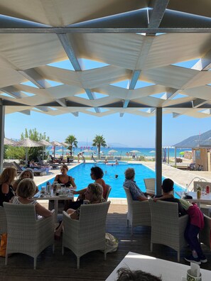 Poolside bar - Surf Hotel (Lefkada)