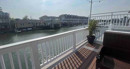 Buoy Bay– Luxury Waterfront Home in AC!