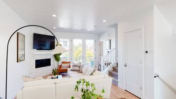 Smart TV, fireplace, offices