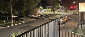 Luxury Downtown Spacious 3 bedroom New Townhome