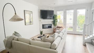 Smart TV, fireplace, offices
