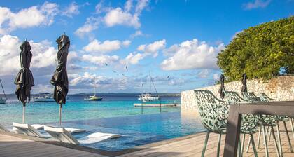 Private beach - Most exclusive Villa - City center