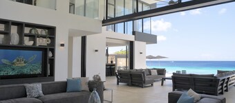 Private beach - Most exclusive Villa - City center