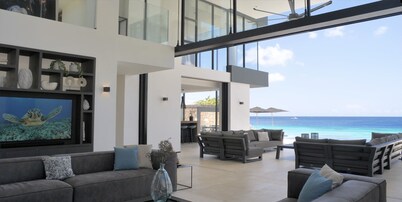 Private beach - Most exclusive Villa - City center