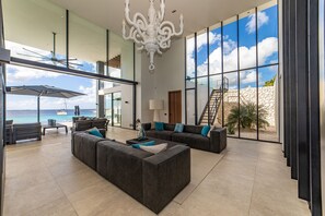 Interior - Private beach - Most exclusive Villa - City center (Kralendijk)