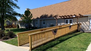 Property grounds - Medley Manor Weekday Special! (East Peoria)