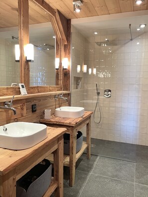Badewanne, Haartrockner