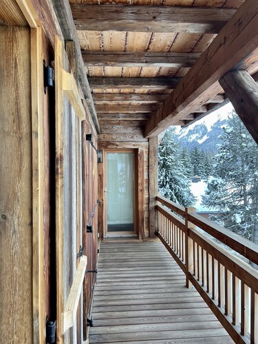 Superbe chalet rénové face à la chaine des Aravis