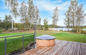 Property grounds - Stunning home in Svanskog with sauna (Svanskog)