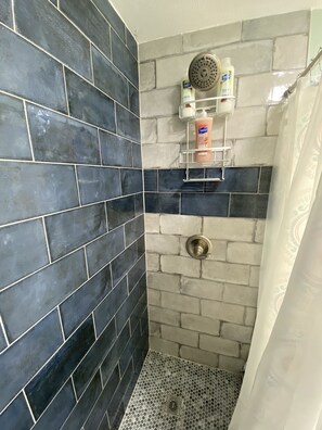 Bathtub - Renovated Haven Near Downtown & UF (Gainesville)