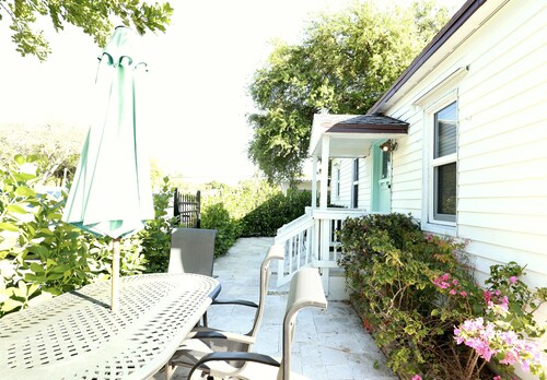 Victoria's Paradise-Close to Whole Foods, Airport, Cruise port