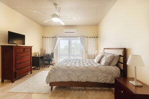 1 chambre, bureau, fer et planche à repasser, Wi-Fi