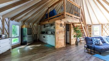 Smart TV y chimenea