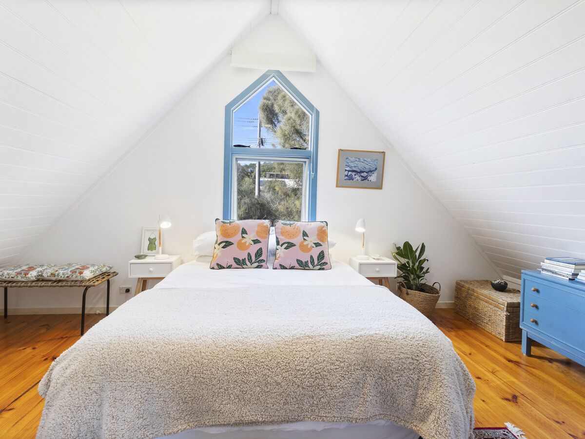 2 bedrooms, desk, iron/ironing board, WiFi (free)